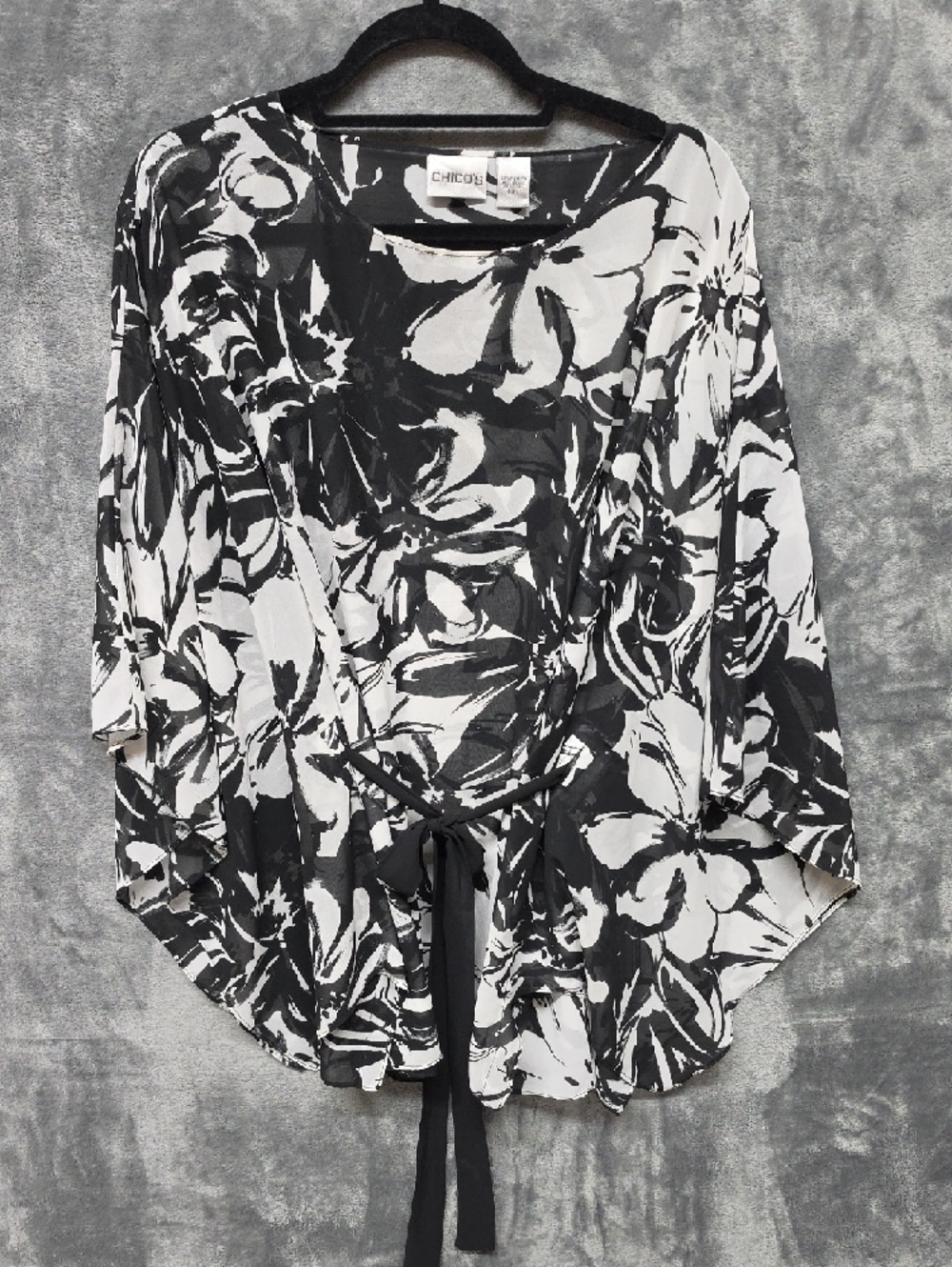 Chico's Black & White Floral Draped Tunic sz 2(large)